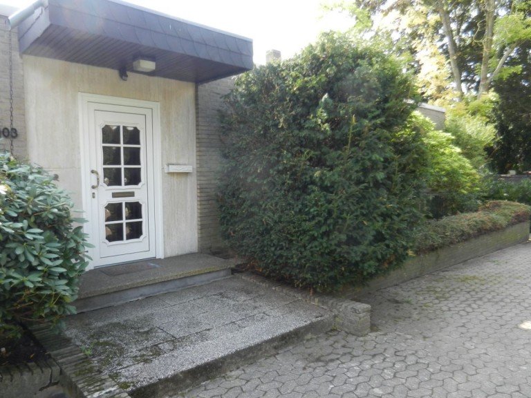 DSCN4004 M�nchengladbach Bungalow VIEL PLATZ IN BESTER LAGE BUNGALOW IN GUTE H�NDE ABZUGEBEN