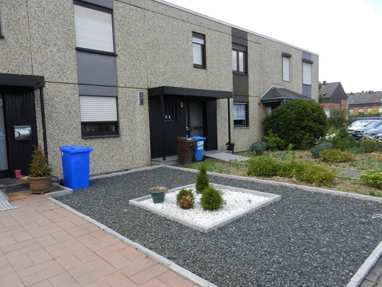 Front M�nchengladbach Reihenmittelhaus Einfamilienhaus zum Wohlf�hlen in beliebter Lage von M�nchengladbach