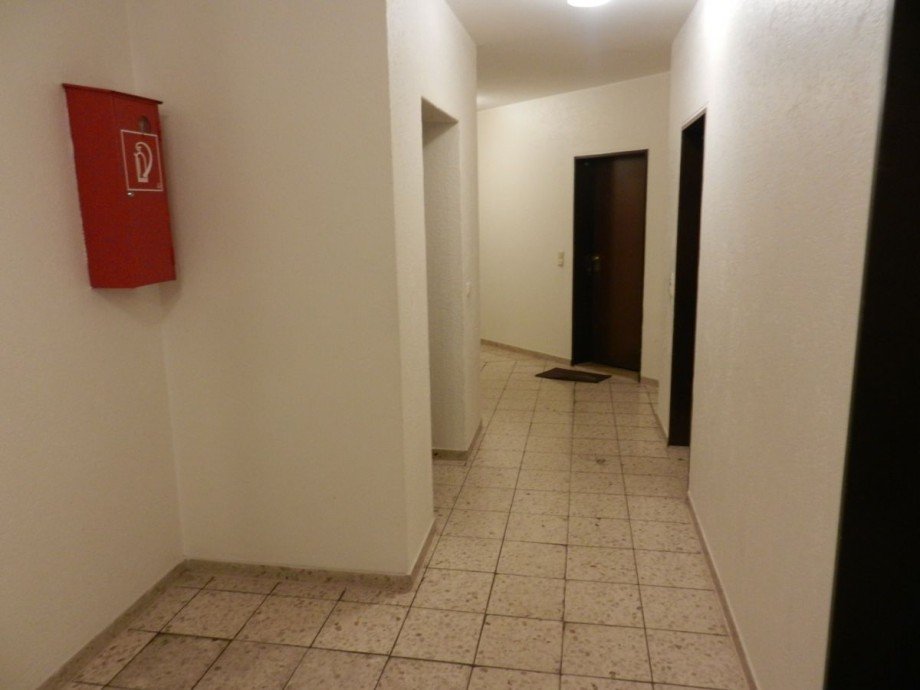 Hausflur2 Erdgeschosswohnung M�nchengladbach