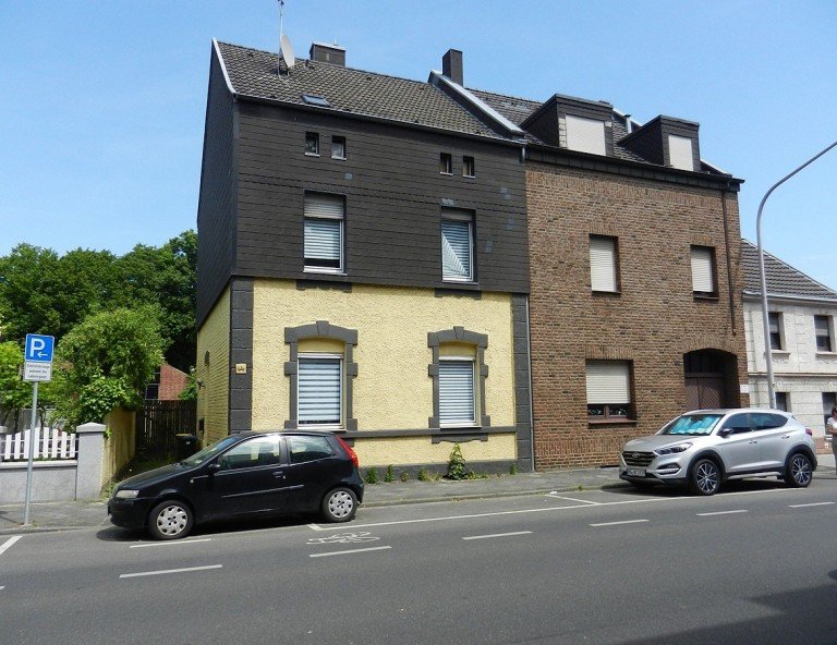 DSCN4991 M�nchengladbach Mehrfamilienhaus F�R SANIERUNGSPROFIS ZWEIFAMILIENHAUS IN M�NCHENGLADBACH-WICKRATH