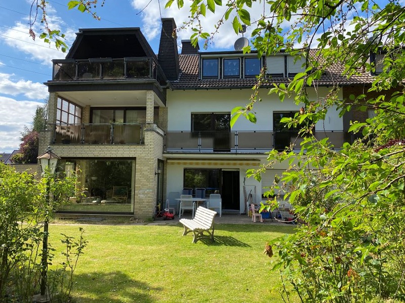 IMG 2793 R�ckansicht Mehrfamilienhaus M�nchengladbach