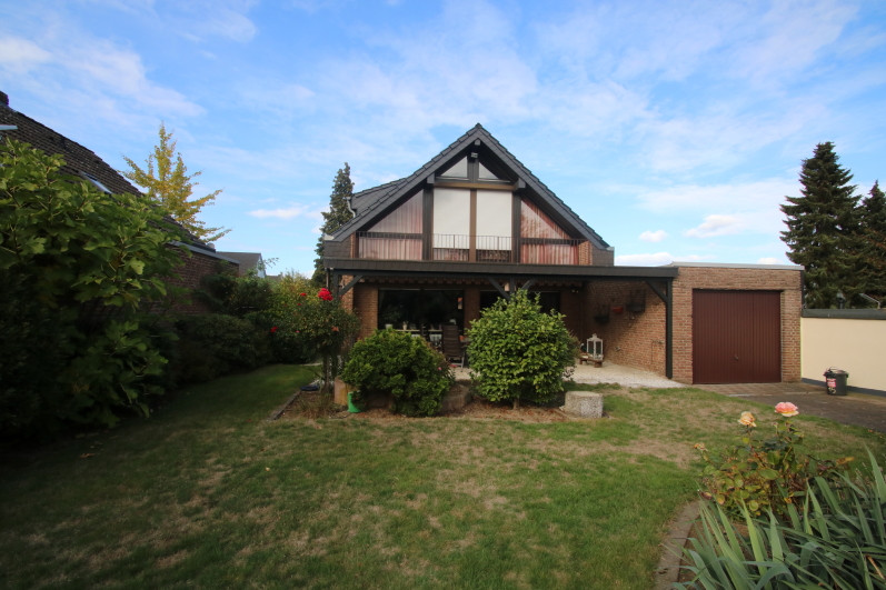 R�ckansicht Einfamilienhaus M�nchengladbach