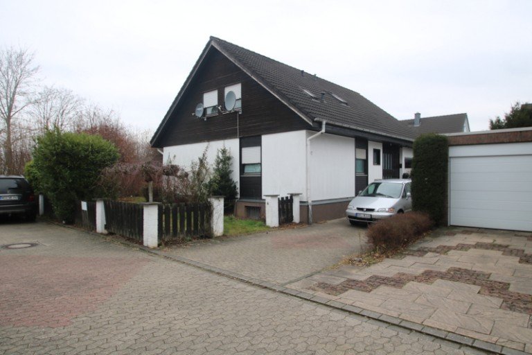 DUE035 Krefeld Zweifamilienhaus Immobilie zum Wohlf�hlen - Zweifamilienhaus in sehr ruhiger Lage -