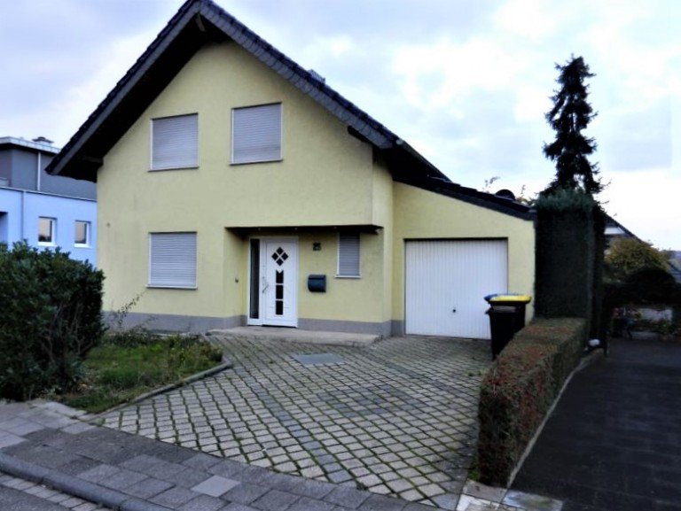 Vorderansicht 1 H�ckelhoven-Baal Einfamilienhaus Immobilie zum Wohlf�hlen - Einfamilienhaus in sehr ruhiger Lage -