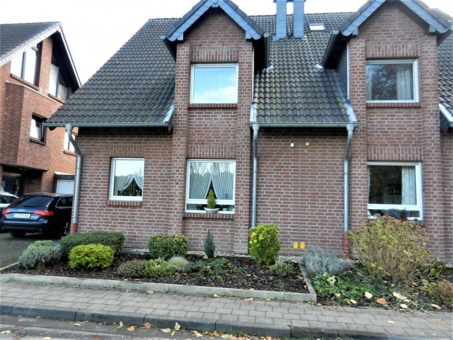 DSCN4256 Doppelhaush�lfte Korschenbroich